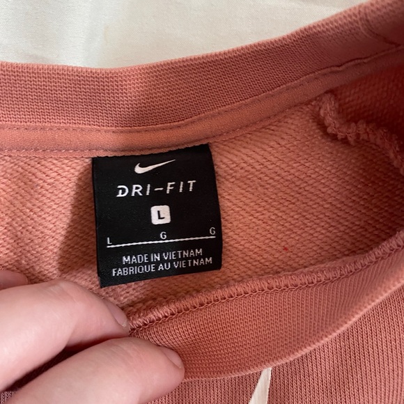 SOLD ⭐️ Nike crop sweater - Picture 3 of 5